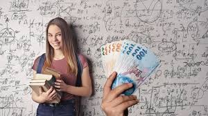 Aile ve Sosyal Hizmetler Bakanlığından Öğrencilere Bayram İçin 7.600 TL Ulaşım Desteği